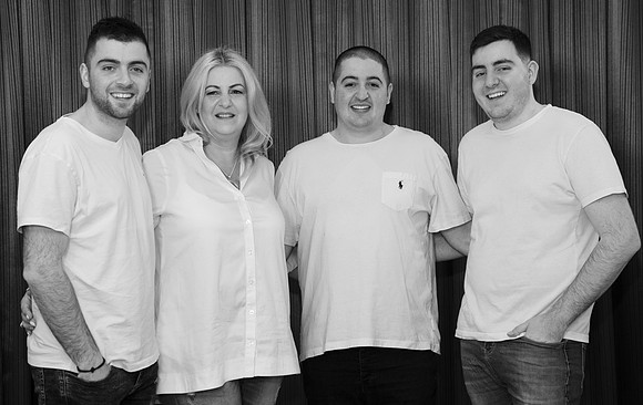 SIMMONDS_Gravias_Family-5943-preview-2